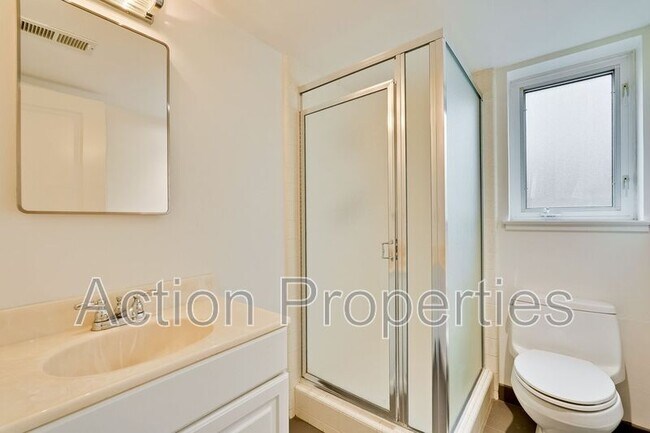 Building Photo - 2685 Yorkton Dr