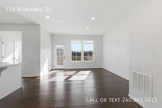 Building Photo - 433 Marianna Dr