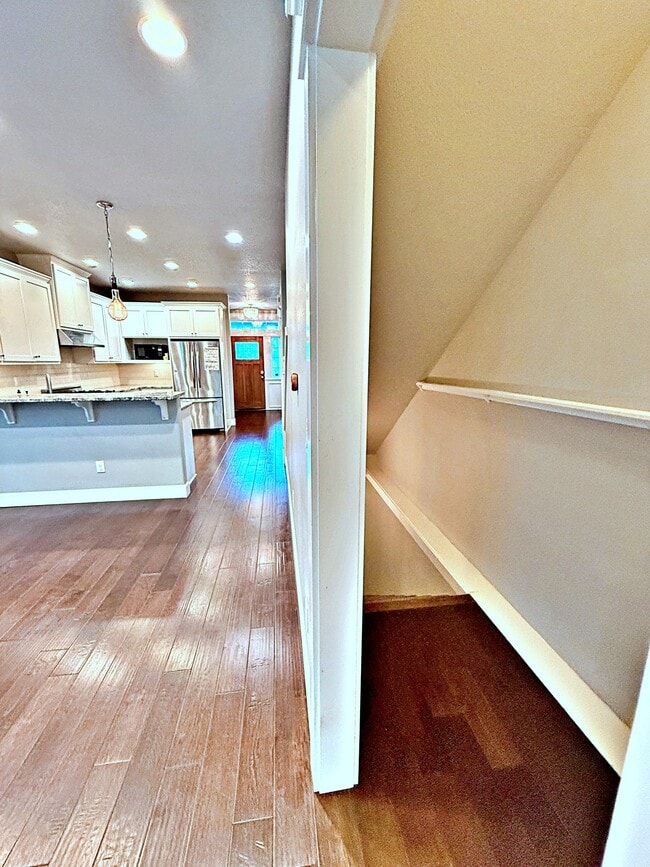 Building Photo - 1707 SW Moss St