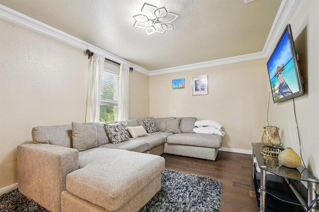 Building Photo - 18205 Great Falls Dr