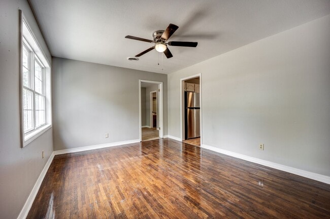 Building Photo - 622 N 30th St