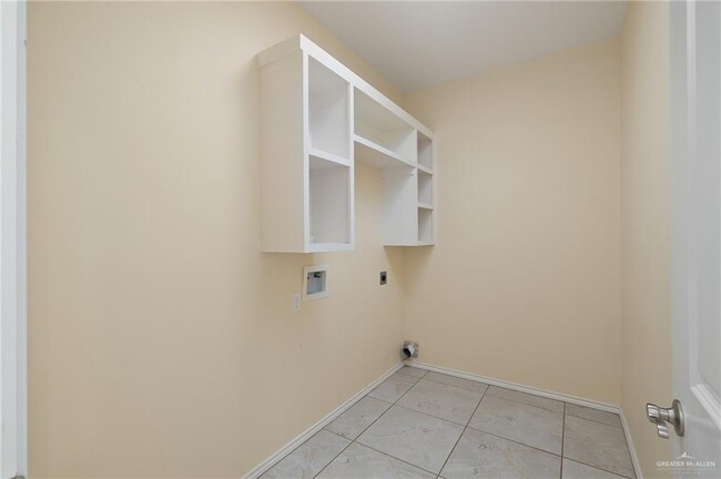 Building Photo - 3720 Yellowhammer Ave