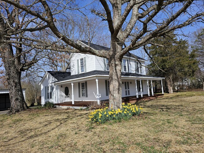 Building Photo - 359 Flat Rock Rd