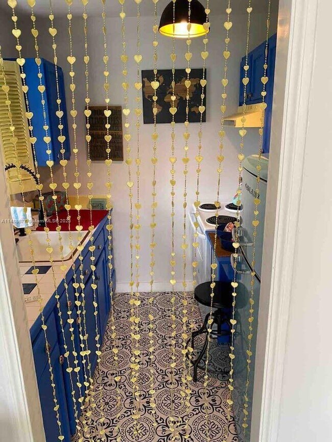 Building Photo - 1516 S 17th Ave