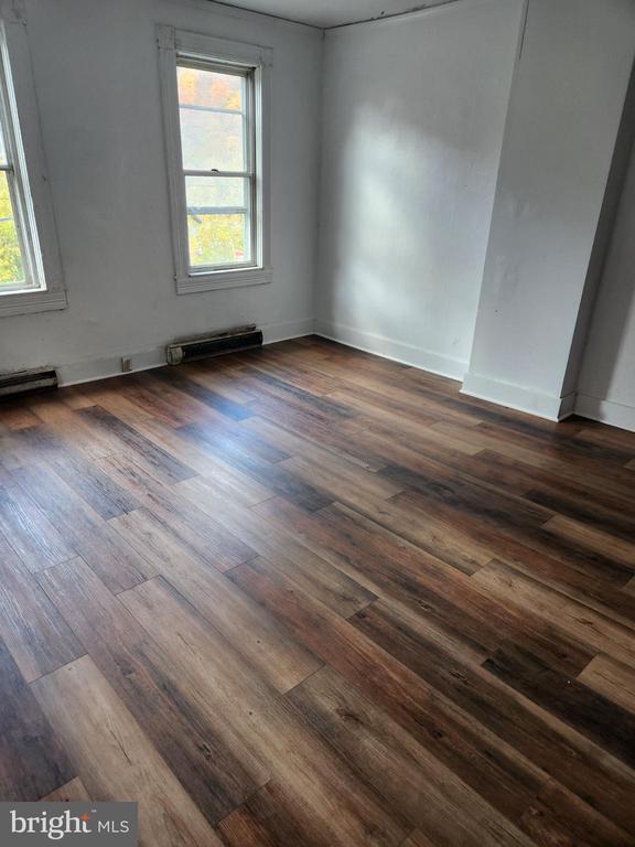 Building Photo - 248 W Fairview St