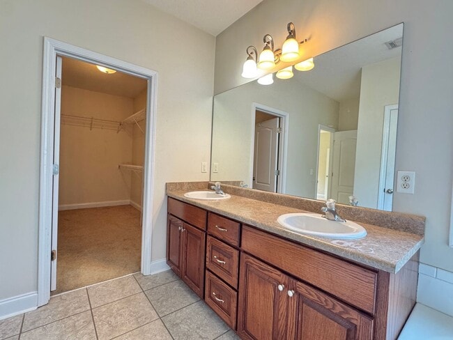 Building Photo - COMING LATE FEBRUARY 2026! (Pet Friendly)