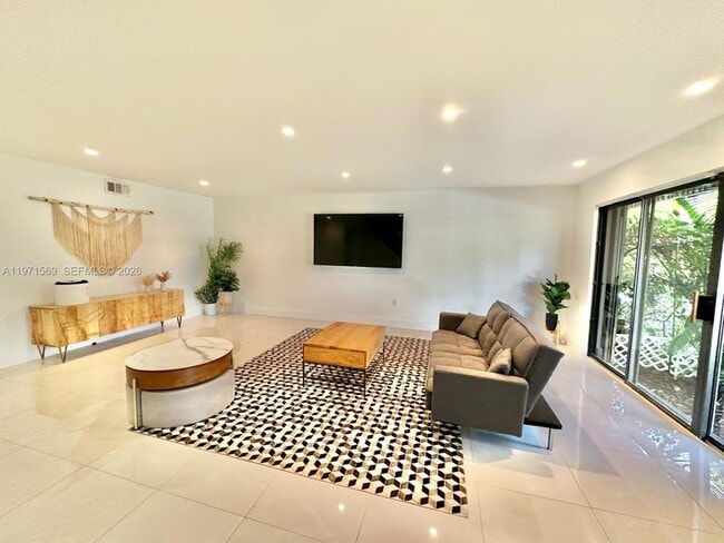 Building Photo - 3736 NE 166th St