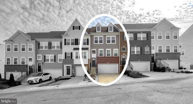 Building Photo - 23810 Myrtle Glen Way