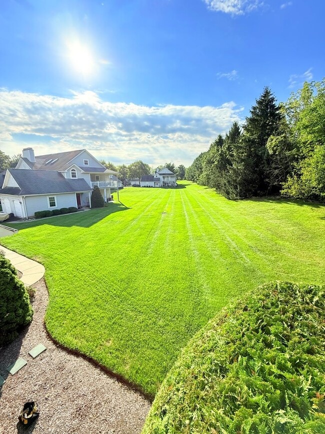 Building Photo - 3 Bed / 2 Bath Warrington Townhome