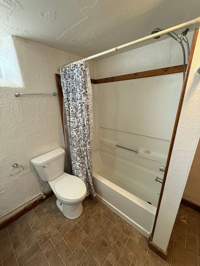 Building Photo - 227 W 14th St