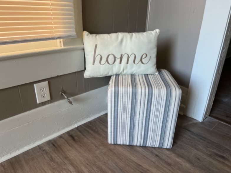 Building Photo - 521 W Ridgewood Ct