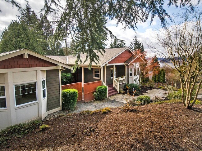 Building Photo - Amazing Kirkland Craftsman