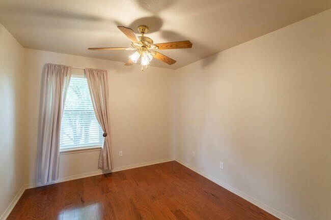 Building Photo - 1101 Cimarron Ct