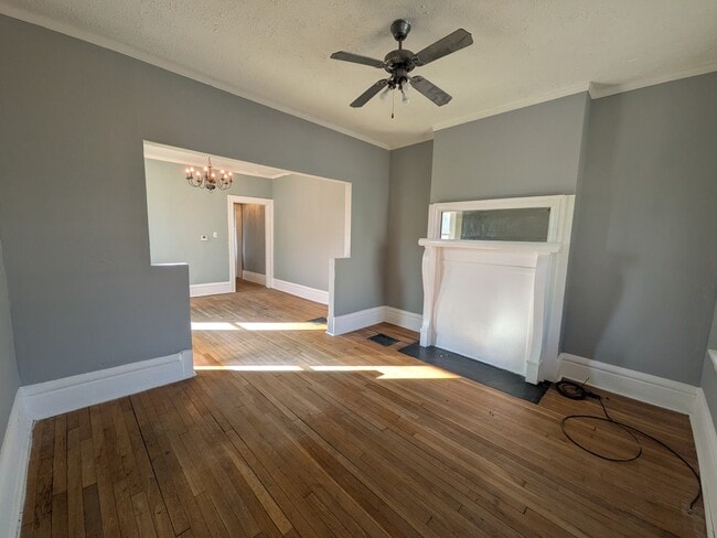 Building Photo - 1005 Oakwood Ave