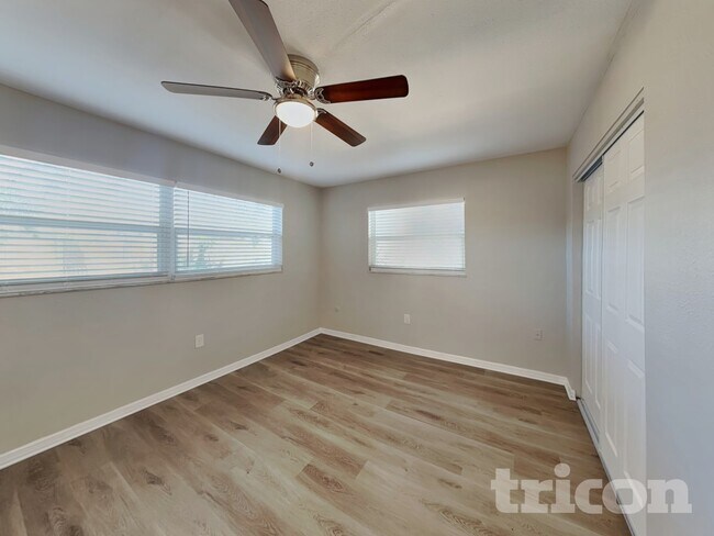 Building Photo - 1430 Thames Ln