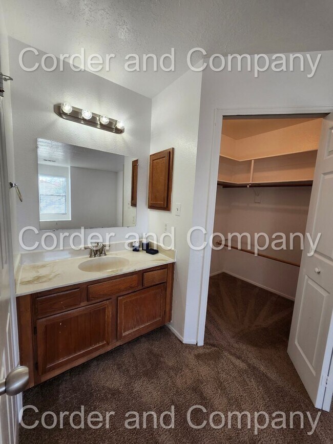 Building Photo - COMING SOON Nice 3 Bedroom, 1 3/4 Bathroom, 2 Car Garage and 1,452 Sq Ft. Home in Western Hills, ...