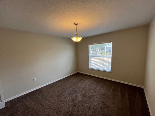 Building Photo - 10 Burning Wick Pl