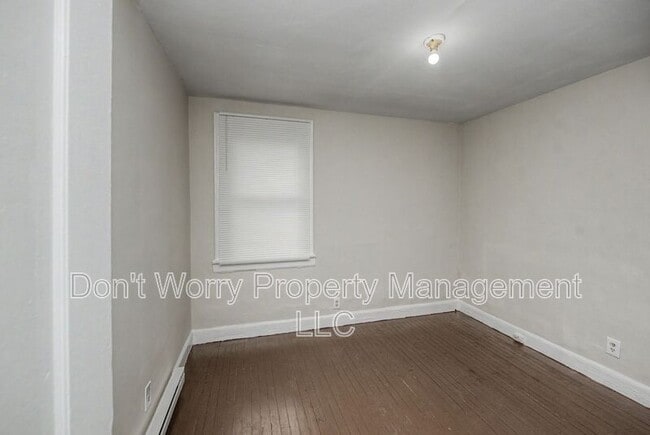 Building Photo - 402 Winston St