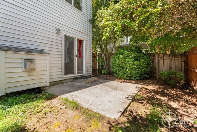 Building Photo - 5113 NE 77th Ave