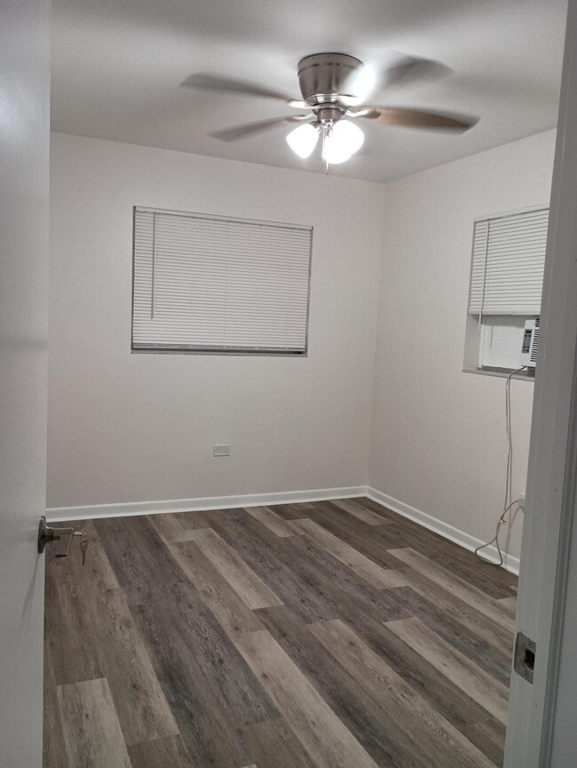 Building Photo - 622 N L St