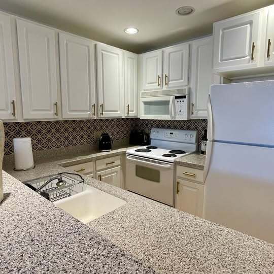 Building Photo - 360 W Washington Ave