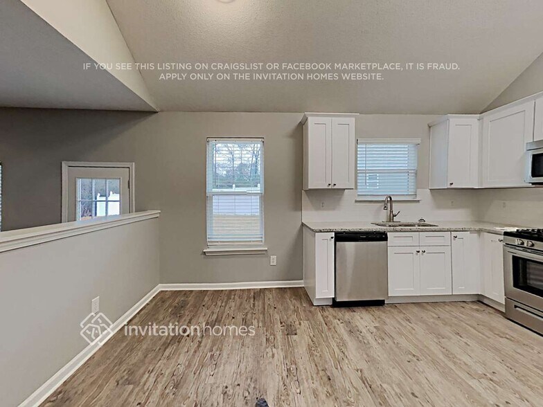 Building Photo - 3913 Arabian Way SW