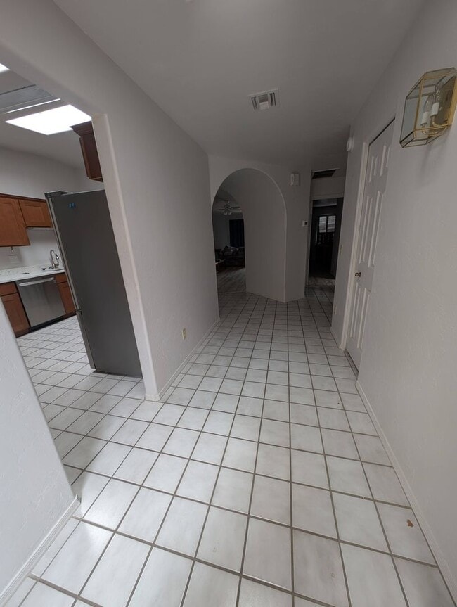 Building Photo - Gorgeous NW TownHouse - Sunset Ridge - Great Community