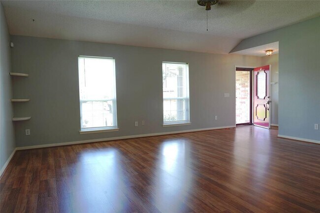 Building Photo - 18143 Forest Cedars Dr