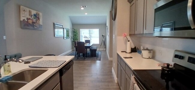 Building Photo - Bright & Open 3-Bedroom Home in Sought-Aft...