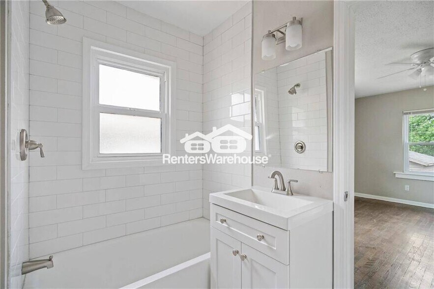 Building Photo - 3408 Mersington Ave