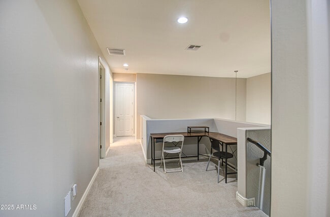 Building Photo - 3016 N Glenview