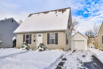 Building Photo - 825 Albert Ave