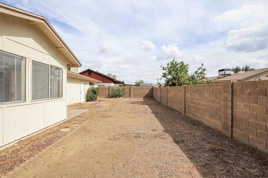 Building Photo - 4323 W Piute Ave