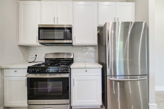 Building Photo - 4536 Sunflower St