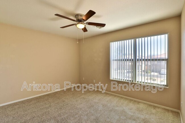 Building Photo - 1186 S Fresno Ct