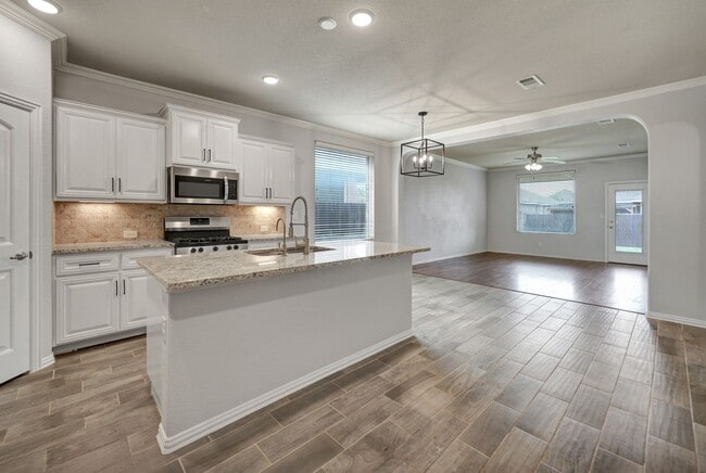 Building Photo - 6711 Hall of Fame Blvd