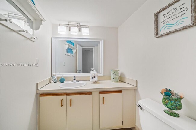 Building Photo - 355 S Ocean Dr