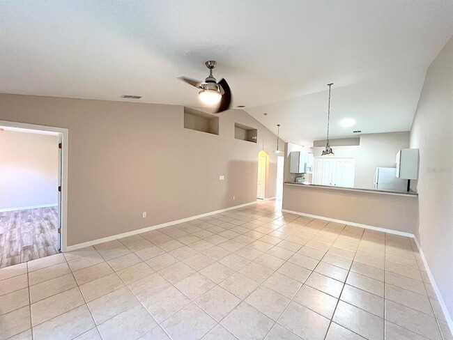Building Photo - 47 Wellwood Ln