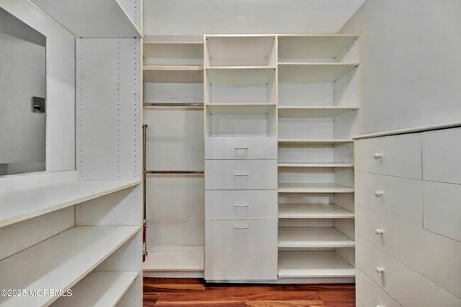 Building Photo - 177 Amberly Dr