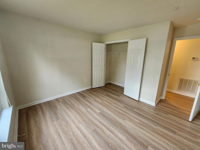 Building Photo - 2029 Windsong Dr