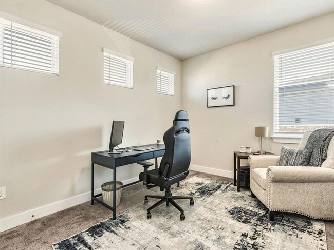 Building Photo - Inviting 4/BR 2.5/BA Home in Austin