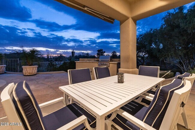 Building Photo - 6002 E Saguaro Vista Ct