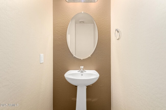 Building Photo - 2806 E Trigger Way