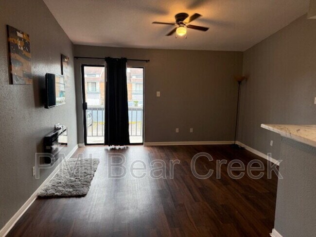 Building Photo - 9550 Deering Dr