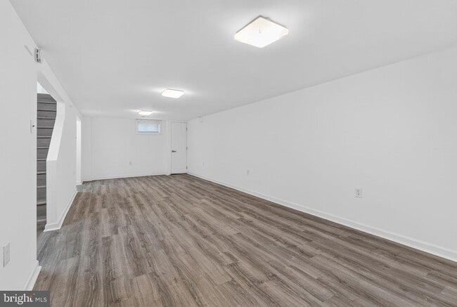 Building Photo - 5831 33rd Ave