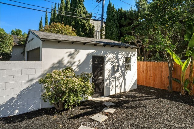 Building Photo - 2536 Cotner Ave