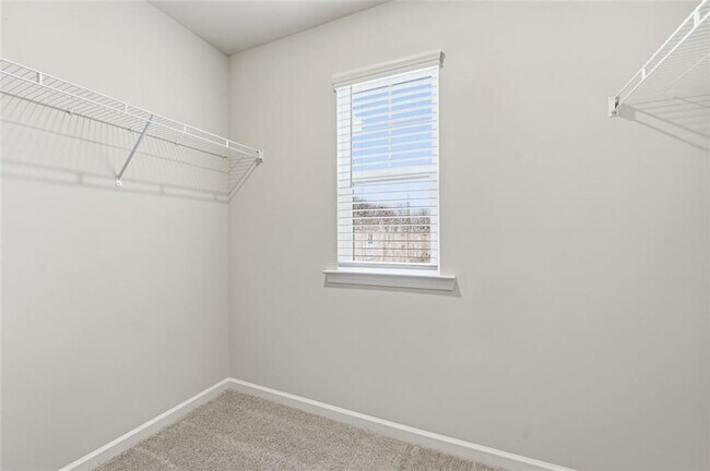 Building Photo - 204 Flier Dr