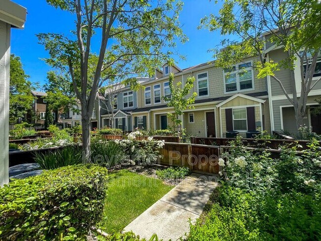 Building Photo - 679 Montara Terrace