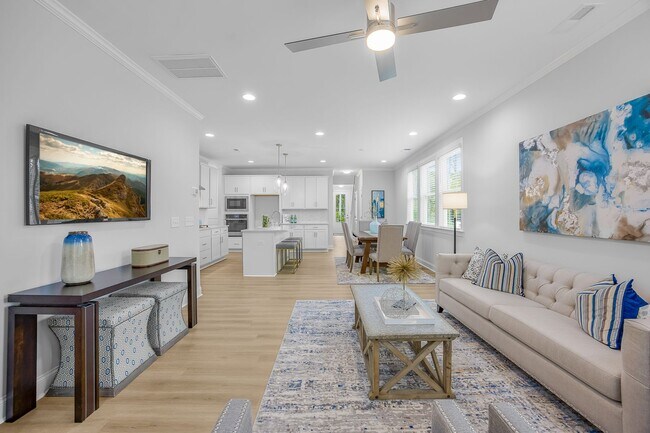 Building Photo - Washam Potts Townhomes