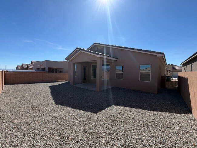 Building Photo - 3 Bedroom Plus Office Single Story New Construction Available Near Woodmont Ave NW & Rainbow Blvd...